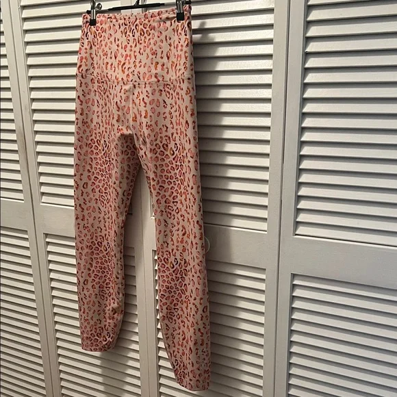 #1237=Chic Animal Print Leggings - Picture 1 of 9